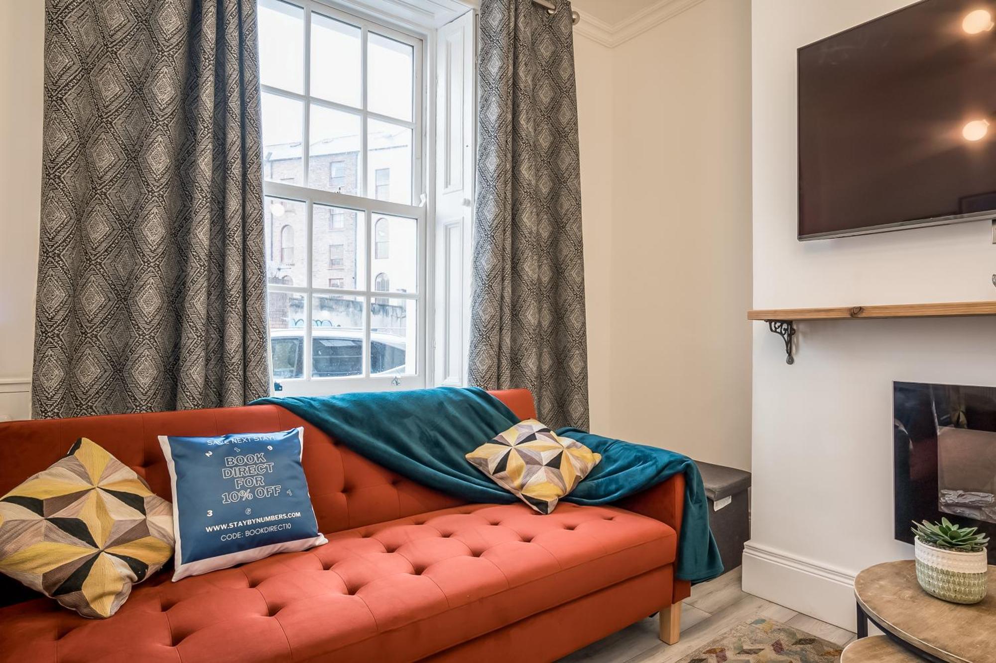 Staybynumbers - Centre Victorian Townhouse * Belfast