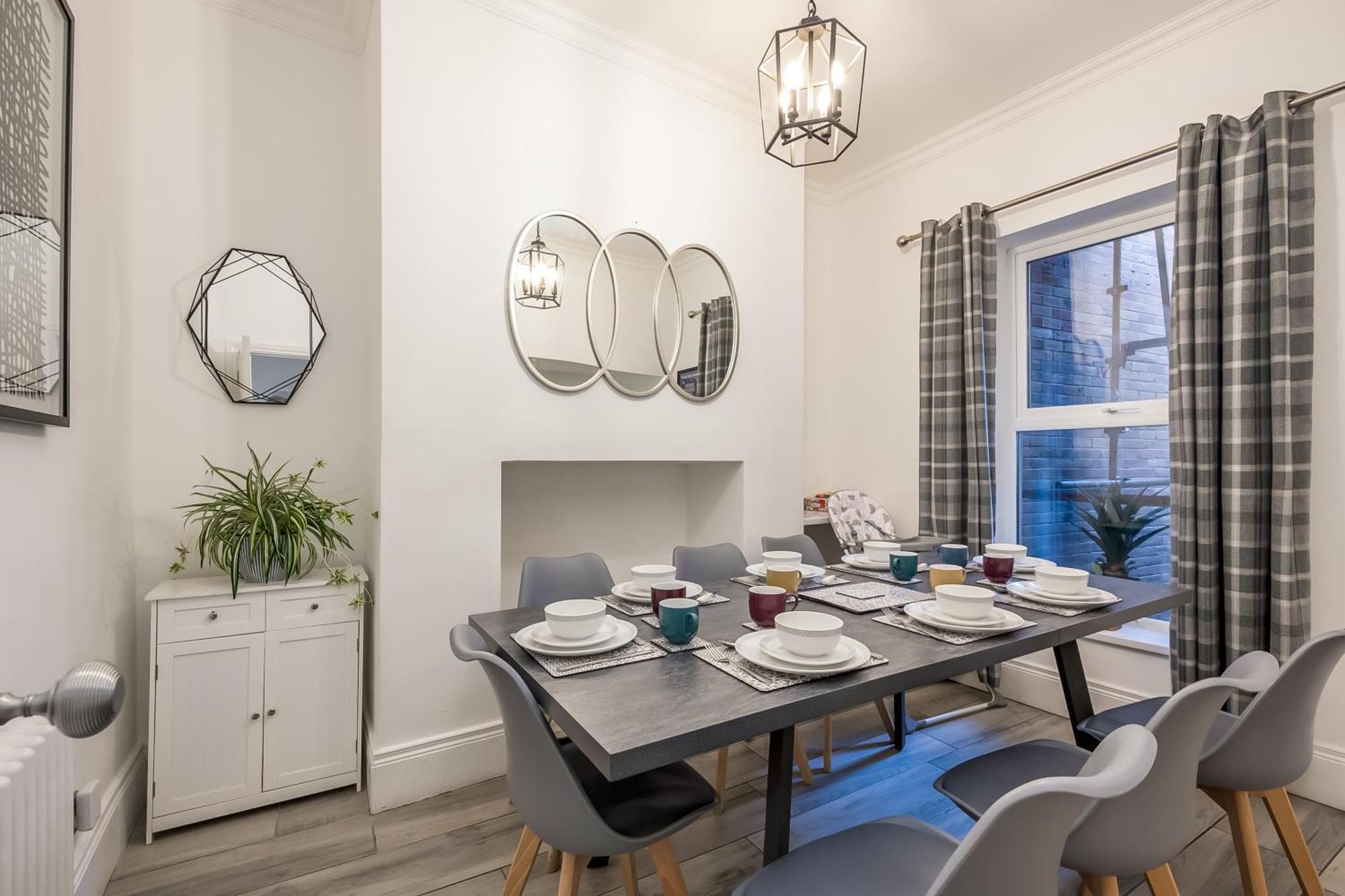 Staybynumbers - Centre Victorian Townhouse * Belfast